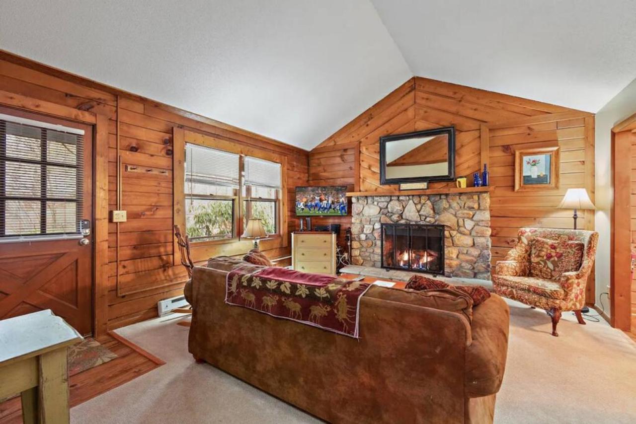 Classic Log Cabin With Fireplace On Quiet River Blowing Rock Exterior photo