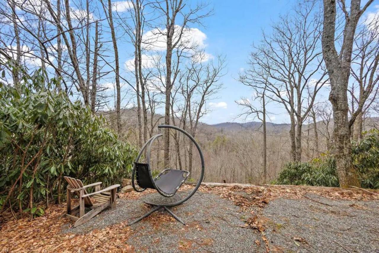 Classic Log Cabin With Fireplace On Quiet River Blowing Rock Exterior photo